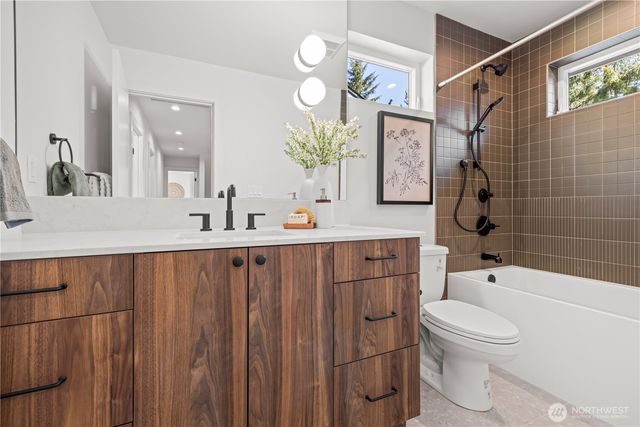 3020 NE 95th, Seattle, WA 98115