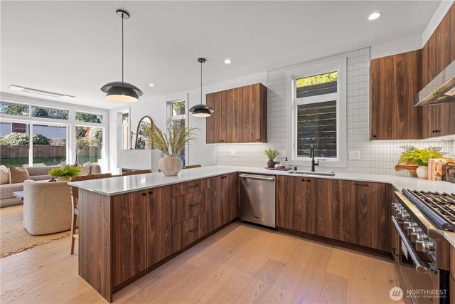 3020 NE 95th, Seattle, WA 98115