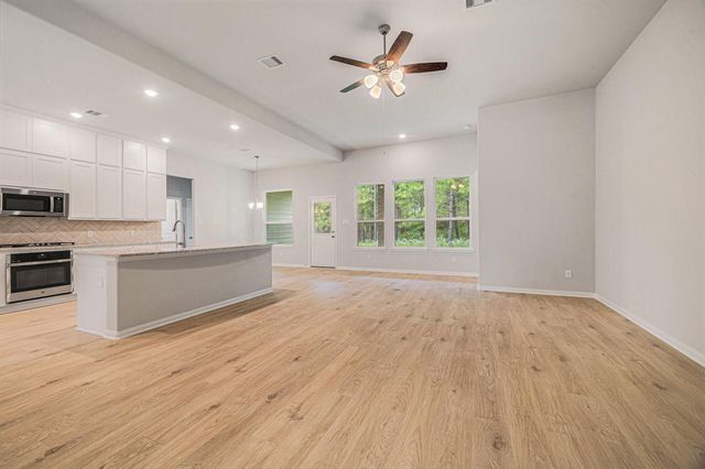 13633 Armstrong, Conroe, TX 77303