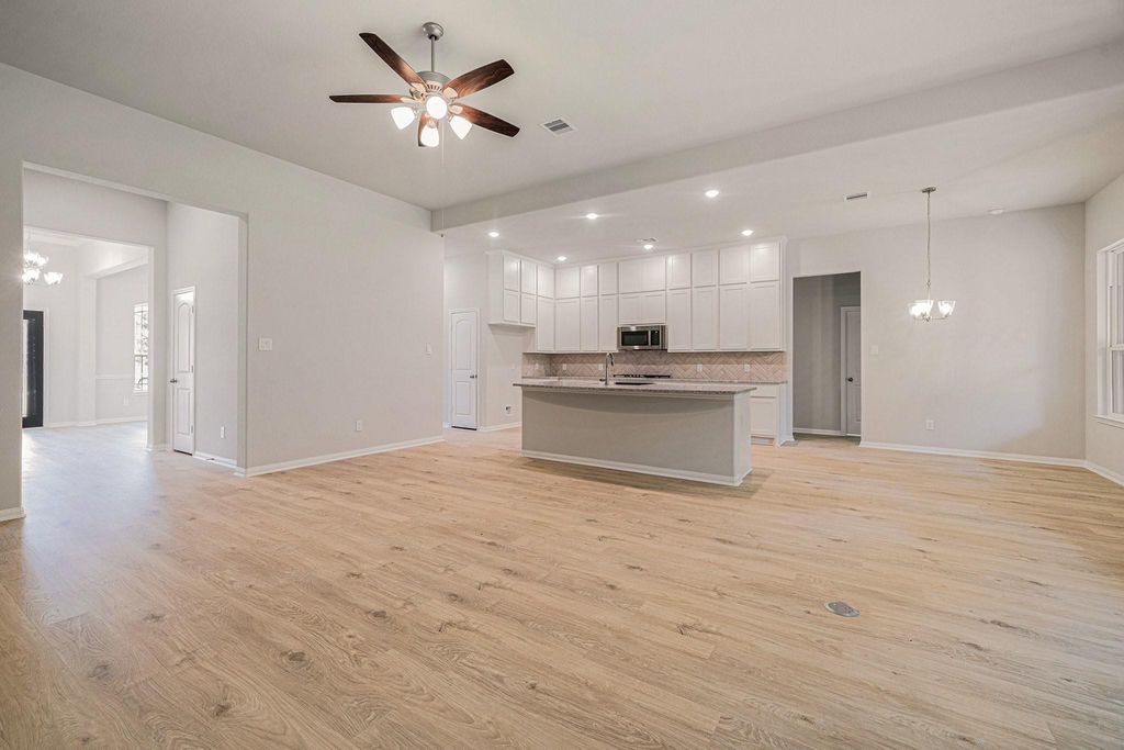 13633 Armstrong, Conroe, TX 77303
