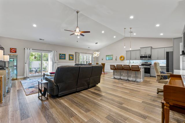 817 White Heron Cove, Murrells Inlet, SC 29576