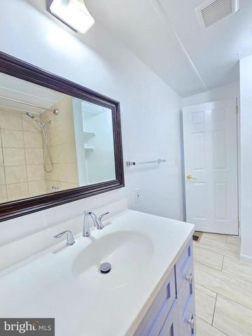 7800 TAYLOE DR #133, Manassas, VA 20112