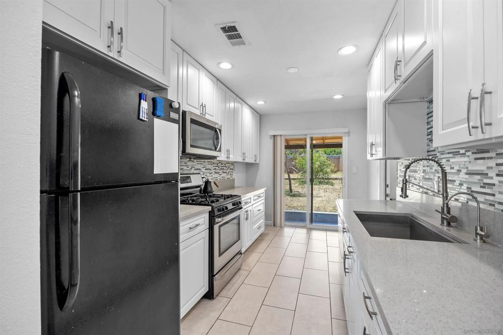 Image 11 of property listing at 760 El Monte Rd, El Cajon, CA 92020