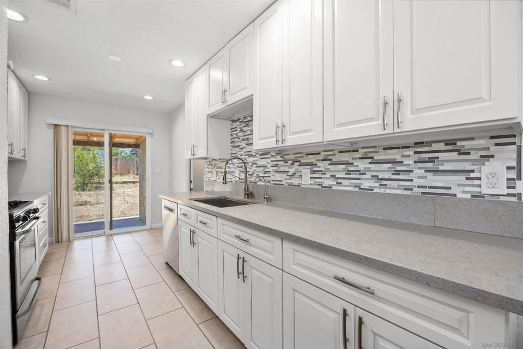 Image 12 of property listing at 760 El Monte Rd, El Cajon, CA 92020