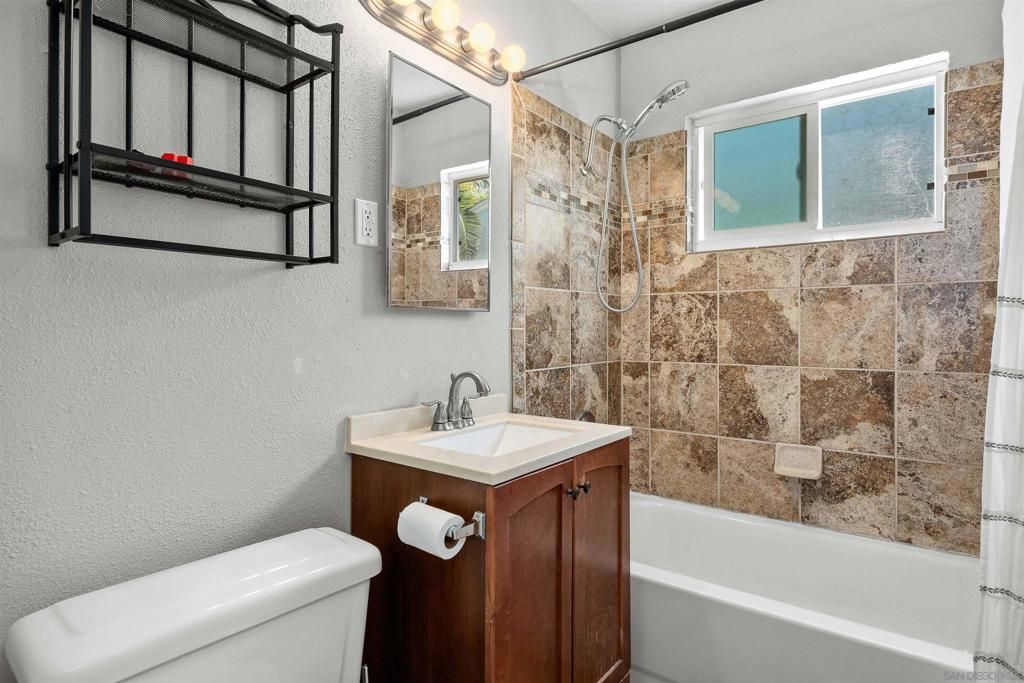 Image 20 of property listing at 760 El Monte Rd, El Cajon, CA 92020