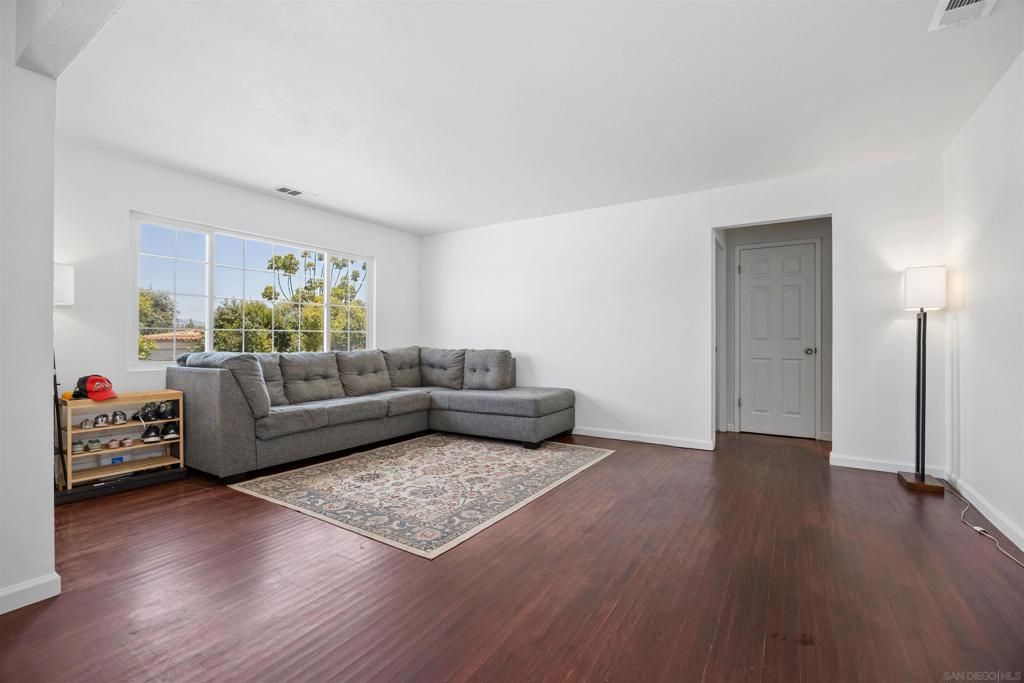 Image 4 of property listing at 760 El Monte Rd, El Cajon, CA 92020