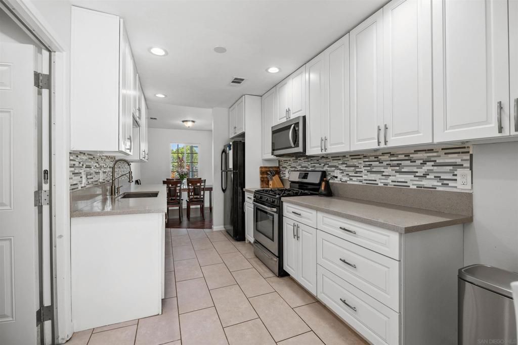 Image 9 of property listing at 760 El Monte Rd, El Cajon, CA 92020