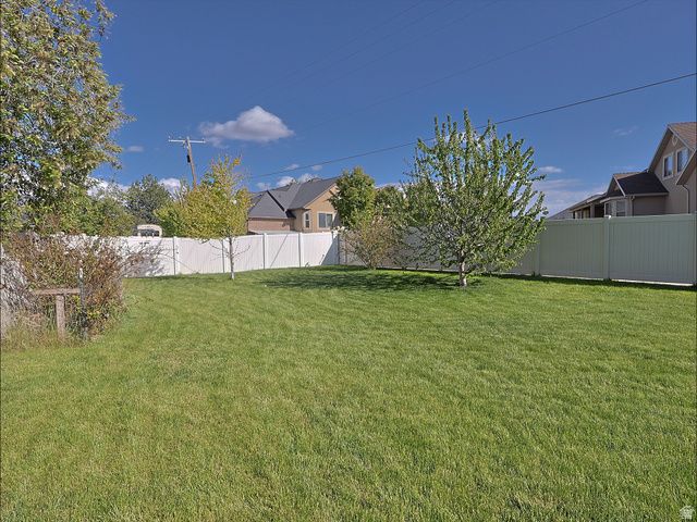 3832 PARKER DR, Riverdale, UT 84405