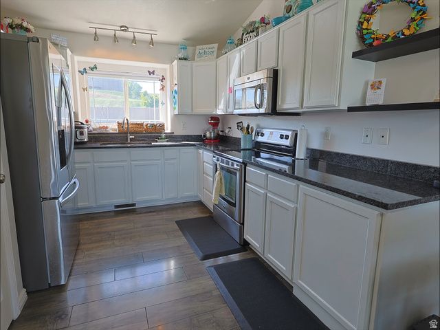 3832 PARKER DR, Riverdale, UT 84405