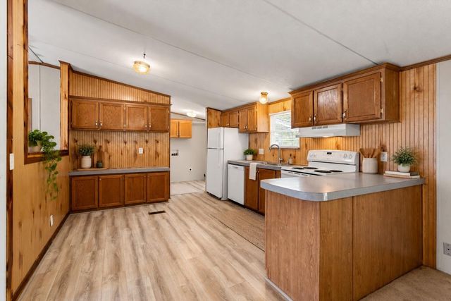 14260 Shadow Bay Drive, Willis, TX 77318