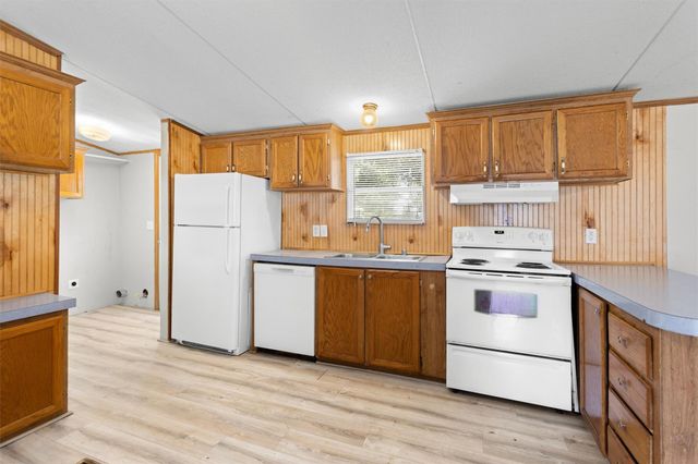 14260 Shadow Bay Drive, Willis, TX 77318