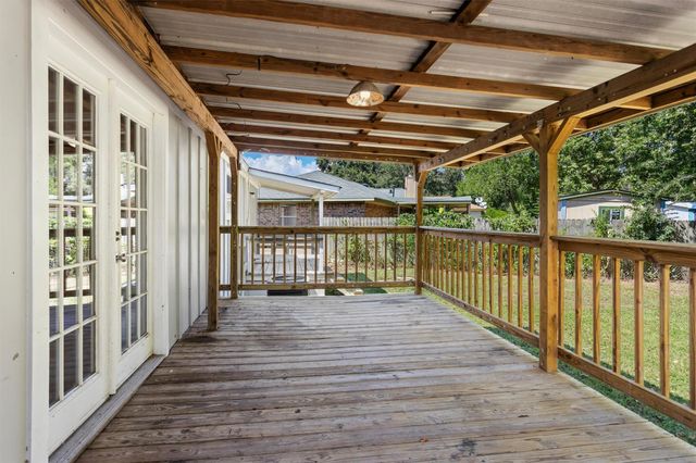 14260 Shadow Bay Drive, Willis, TX 77318
