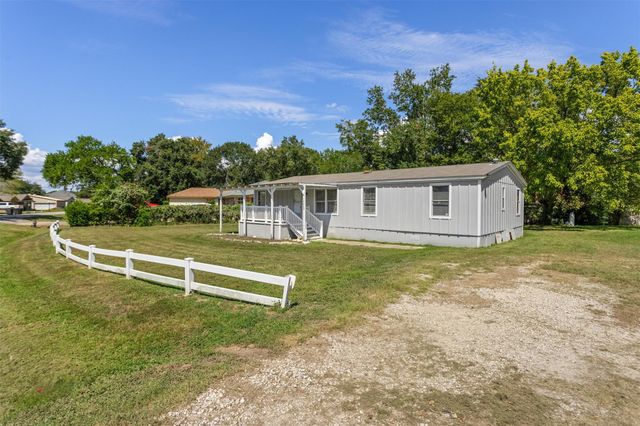 14260 Shadow Bay Drive, Willis, TX 77318