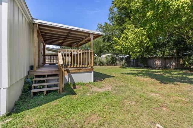 14260 Shadow Bay Drive, Willis, TX 77318