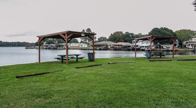 14260 Shadow Bay Drive, Willis, TX 77318