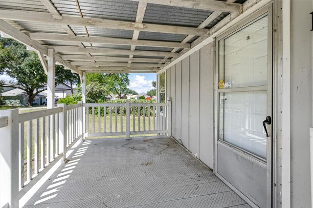 14260 Shadow Bay Drive, Willis, TX 77318