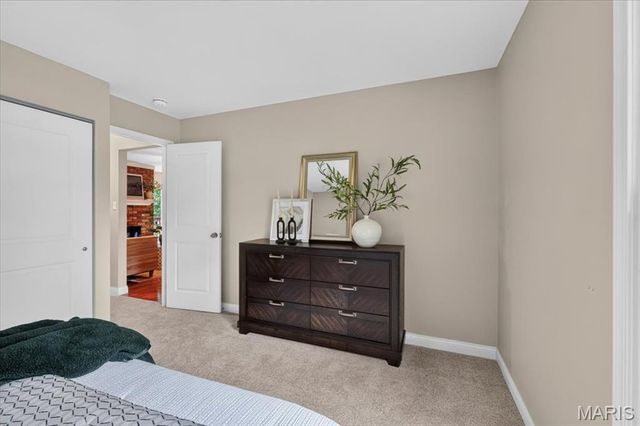 947 Oakfield Drive, Ballwin, MO 63021