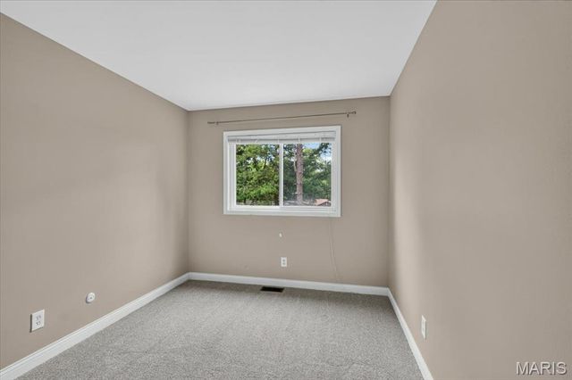 947 Oakfield Drive, Ballwin, MO 63021