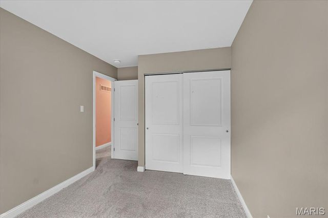 947 Oakfield Drive, Ballwin, MO 63021