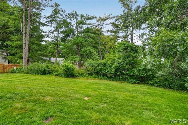 947 Oakfield Drive, Ballwin, MO 63021