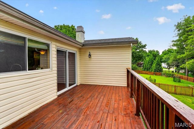 947 Oakfield Drive, Ballwin, MO 63021