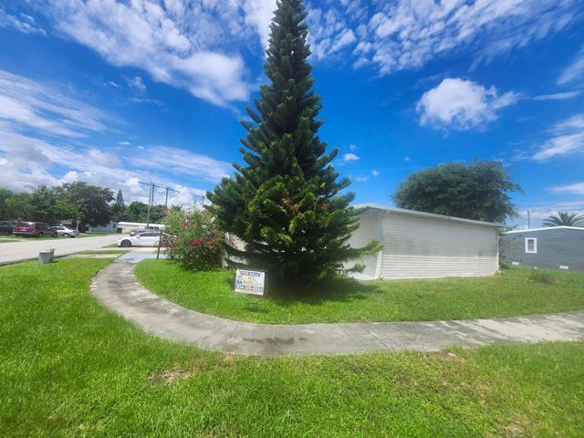 290 NW 218th Way Lot 473, Pembroke Pines, FL 33029