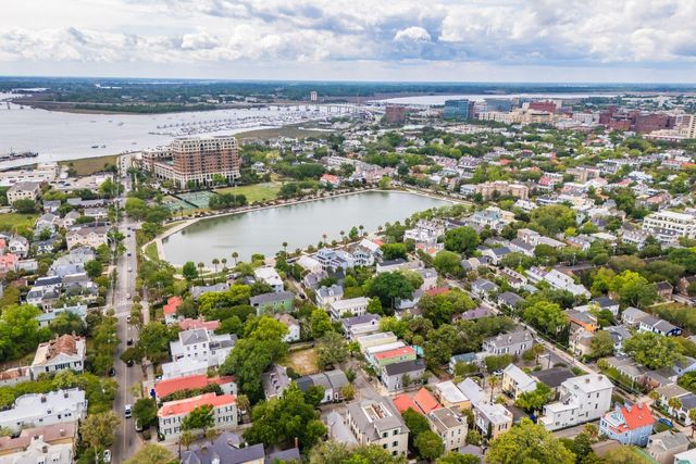8 Trumbo Street, Charleston, SC 29401