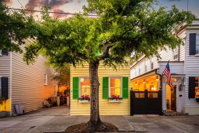 8 Trumbo Street, Charleston, SC 29401
