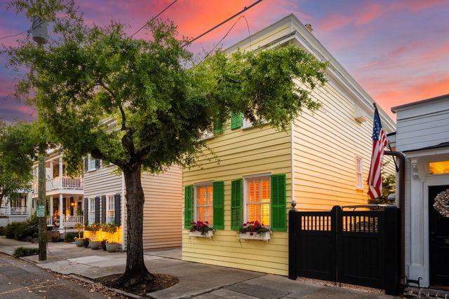 8 Trumbo Street, Charleston, SC 29401