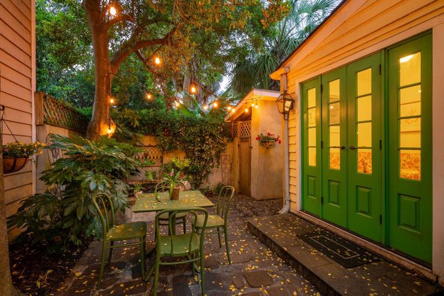 8 Trumbo Street, Charleston, SC 29401