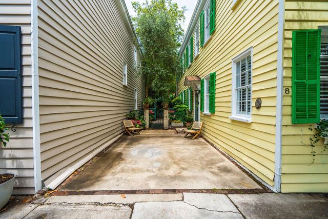8 Trumbo Street, Charleston, SC 29401