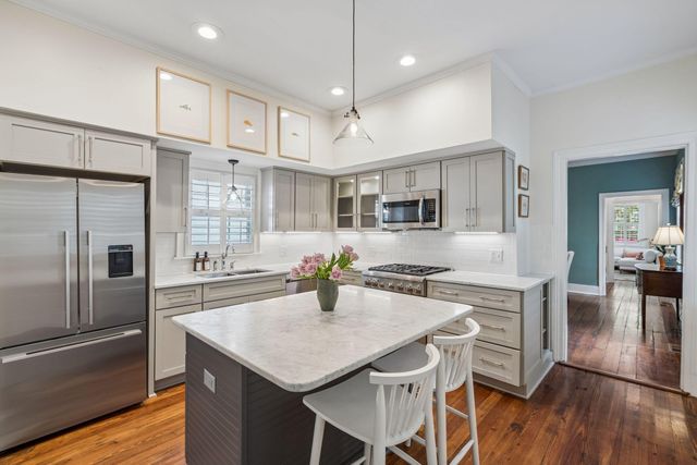 8 Trumbo Street, Charleston, SC 29401