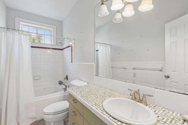 8 Trumbo Street, Charleston, SC 29401