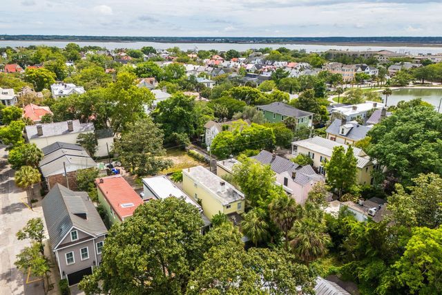 8 Trumbo Street, Charleston, SC 29401