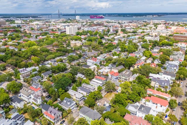 8 Trumbo Street, Charleston, SC 29401