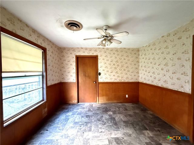 301 Angus Street, Victoria, TX 77904