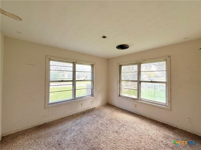 301 Angus Street, Victoria, TX 77904