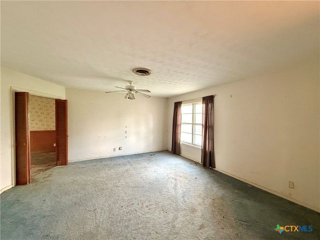 301 Angus Street, Victoria, TX 77904