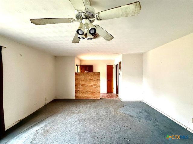 301 Angus Street, Victoria, TX 77904