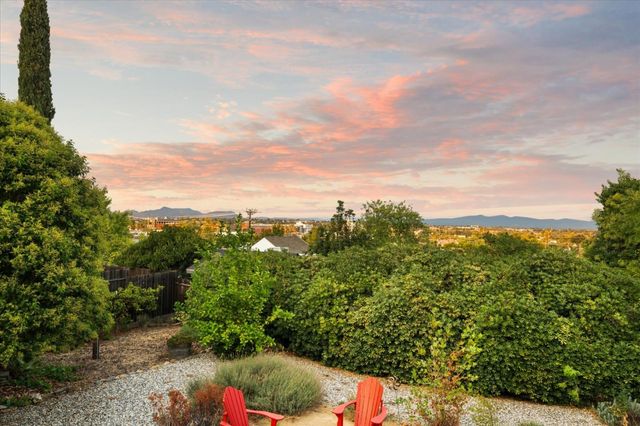 1901 Chestnut Street, Redding, CA 96001