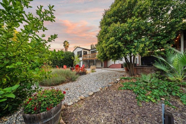 1901 Chestnut Street, Redding, CA 96001