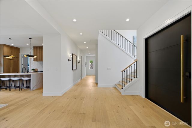 10411 NE 17th Street, Bellevue, WA 98004