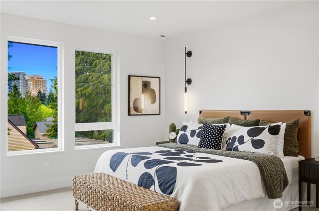 10411 NE 17th Street, Bellevue, WA 98004