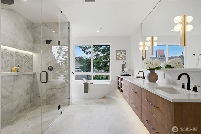 10411 NE 17th Street, Bellevue, WA 98004