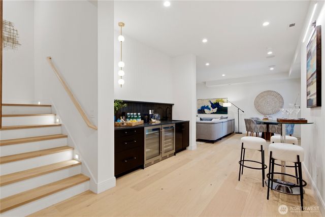 10411 NE 17th Street, Bellevue, WA 98004