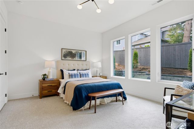 10411 NE 17th Street, Bellevue, WA 98004