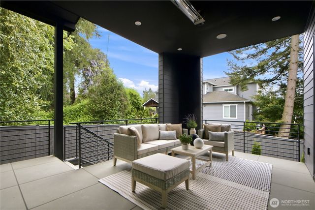 10411 NE 17th Street, Bellevue, WA 98004