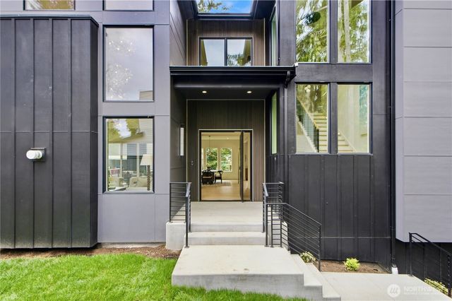 10411 NE 17th Street, Bellevue, WA 98004