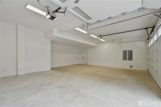 10411 NE 17th Street, Bellevue, WA 98004