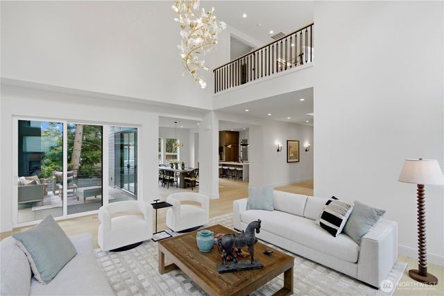 10411 NE 17th Street, Bellevue, WA 98004